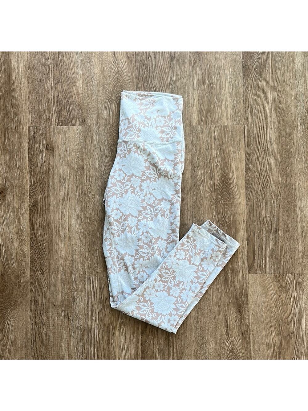 DYI Define Your Inspiration Beige &‎ White Floral Leggings Size Large